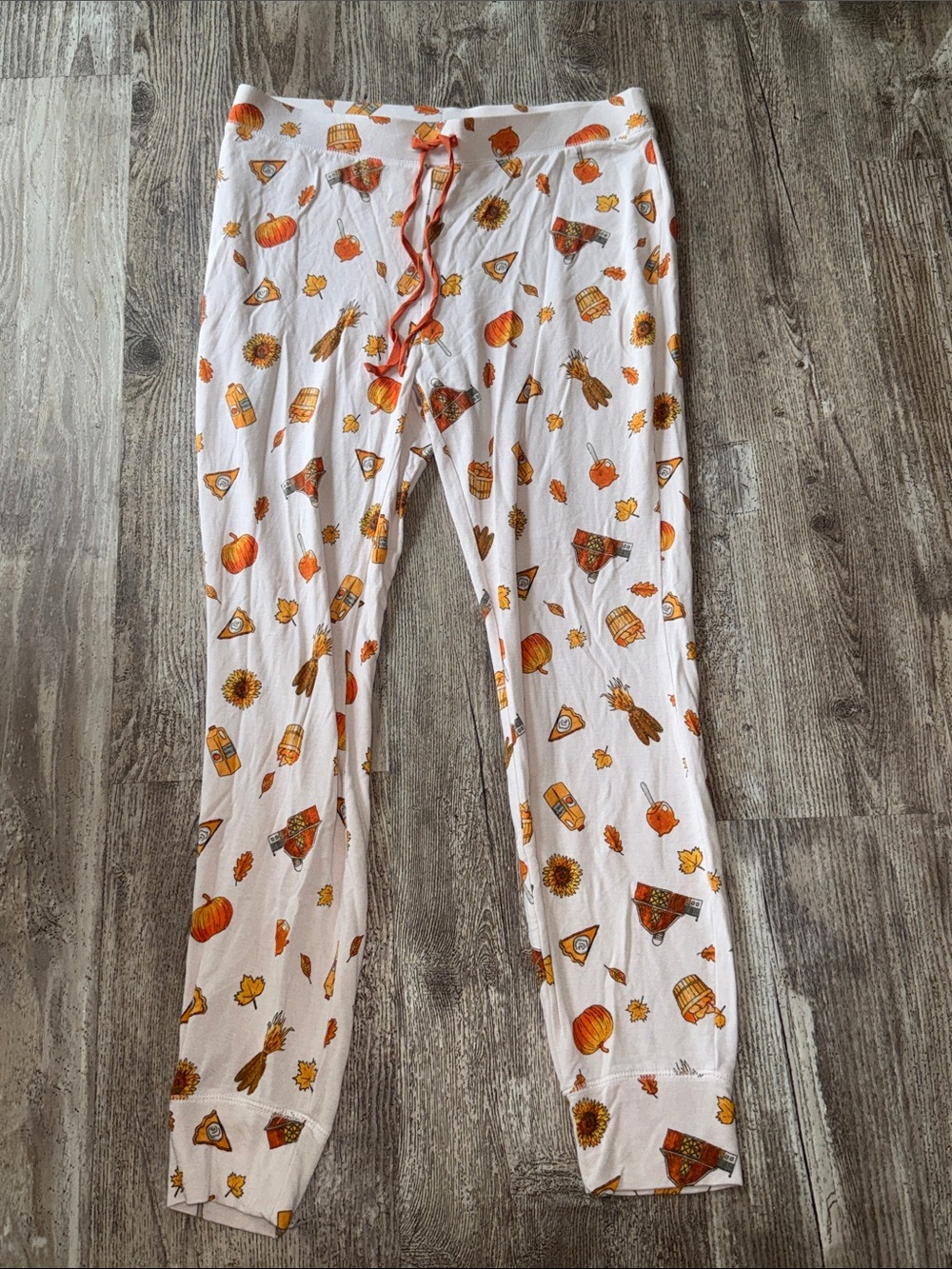 Isaac Mizrahi White Pajama Pants with Orange and Brown Leaf Print